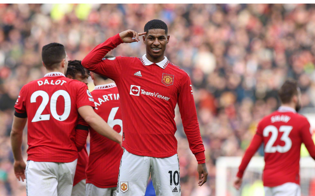 赛场上也屡 赛场上也屡